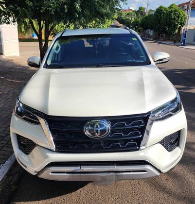 TOYOTA HILUX SW4 2021