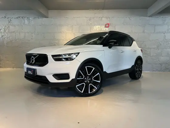 VOLVO XC40 2019