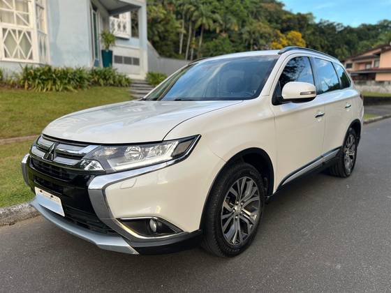 MITSUBISHI OUTLANDER 2016
