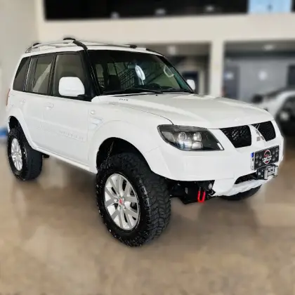 MITSUBISHI PAJERO TR4 2011