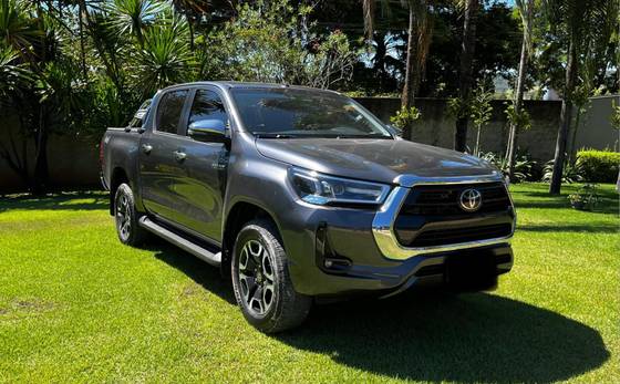 TOYOTA HILUX 2021