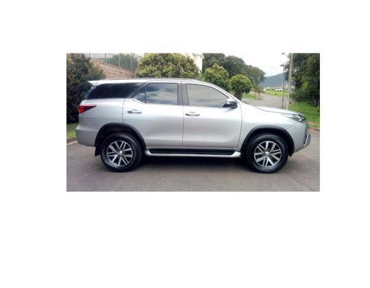 TOYOTA HILUX SW4 2016