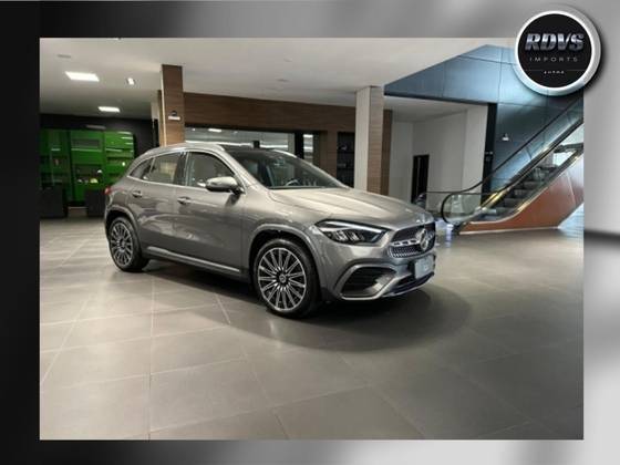 MERCEDES-BENZ GLA 200 2025
