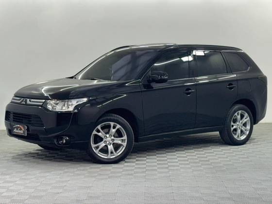 MITSUBISHI OUTLANDER 2015