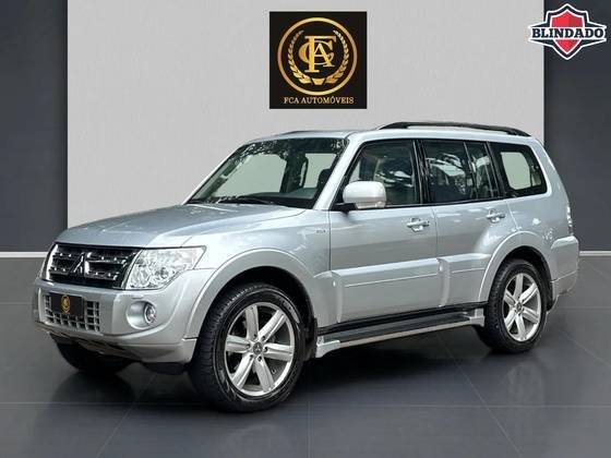 MITSUBISHI PAJERO FULL 2013