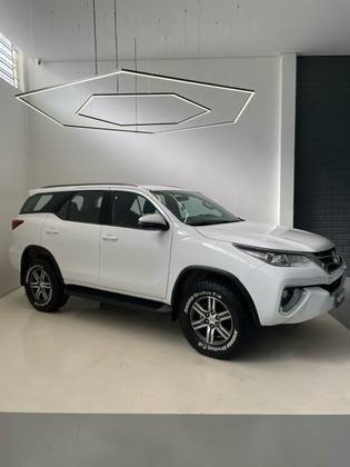 TOYOTA HILUX SW4 2018