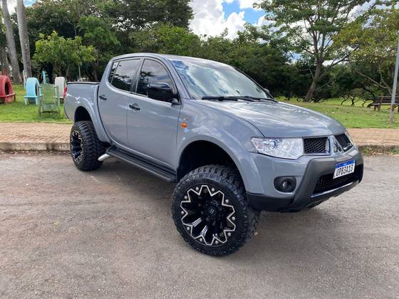 MITSUBISHI L200 TRITON 2013