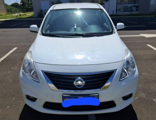 NISSAN VERSA 2014