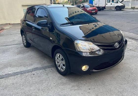 TOYOTA ETIOS 2015