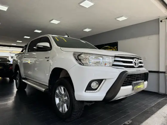 TOYOTA HILUX 2017