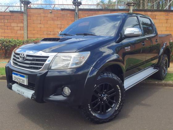 TOYOTA HILUX 2012
