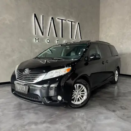 TOYOTA SIENNA 2011