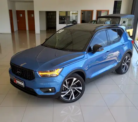 VOLVO XC40 2020