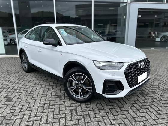 AUDI Q5 2024