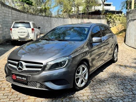 MERCEDES-BENZ A 200 2013