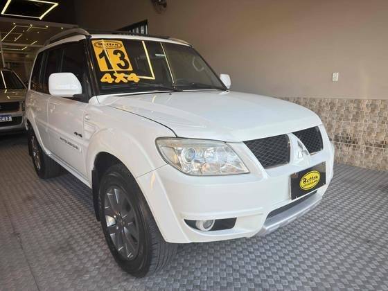 MITSUBISHI PAJERO TR4 2013