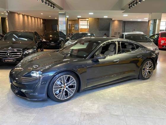 PORSCHE TAYCAN 2021