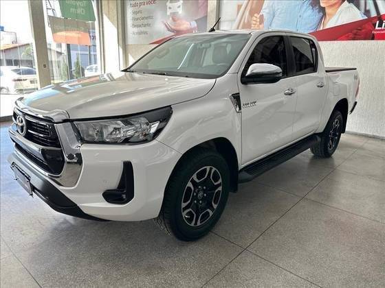 TOYOTA HILUX 2022