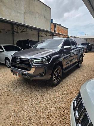 TOYOTA HILUX 2022