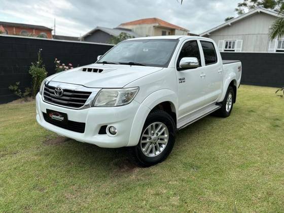 TOYOTA HILUX 2014