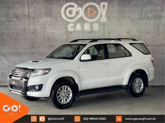 TOYOTA HILUX SW4 2014