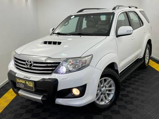 TOYOTA HILUX SW4 2014