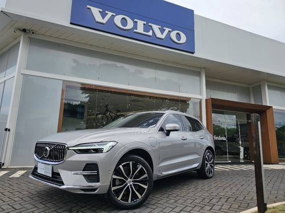 VOLVO XC60 2023