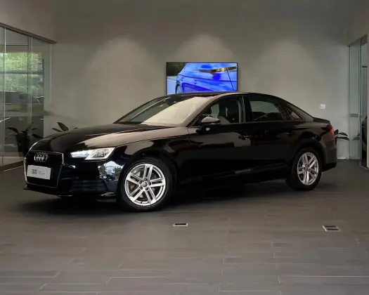 AUDI A4 2019