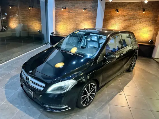 MERCEDES-BENZ B 200 2015