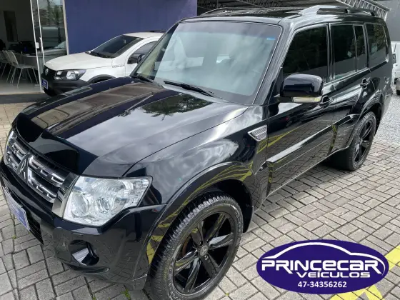 MITSUBISHI PAJERO FULL 2014