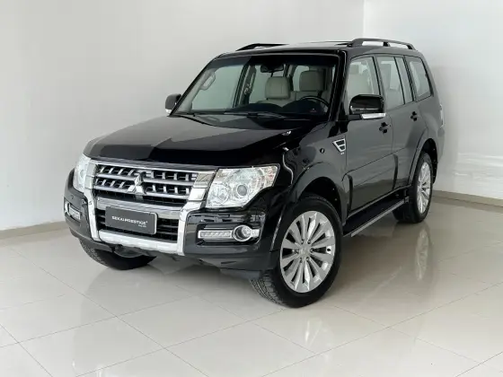 MITSUBISHI PAJERO FULL 2017