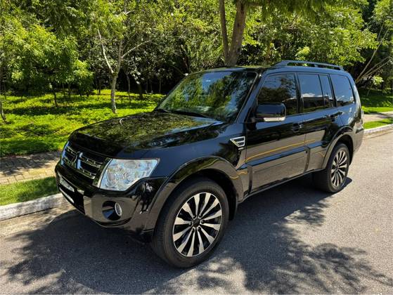 MITSUBISHI PAJERO FULL 2014