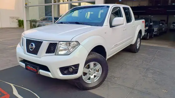 NISSAN FRONTIER 2015