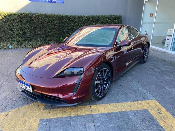 PORSCHE TAYCAN 2021