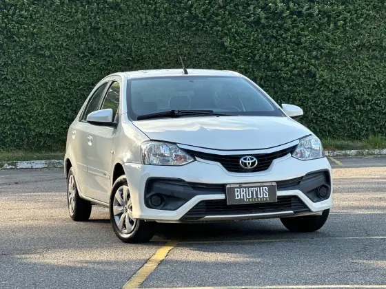 TOYOTA ETIOS 2018