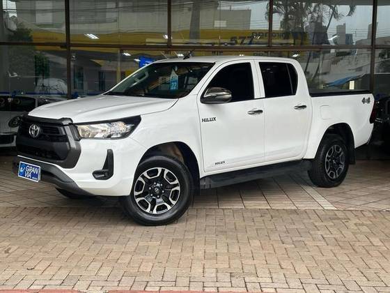 TOYOTA HILUX 2022