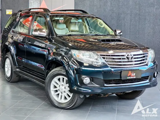 TOYOTA HILUX SW4 2013