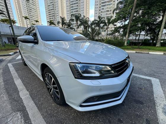 VOLKSWAGEN JETTA 2017