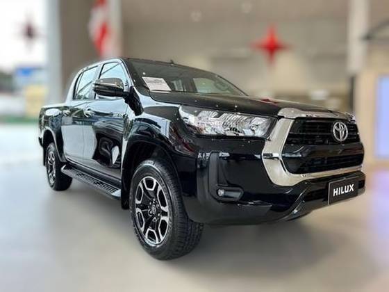 TOYOTA HILUX 2025