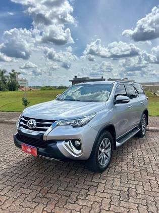 TOYOTA HILUX SW4 2016