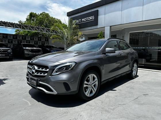 MERCEDES-BENZ GLA 200 2020