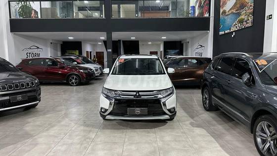 MITSUBISHI OUTLANDER 2016