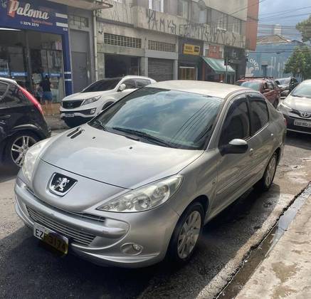 PEUGEOT 207 2012