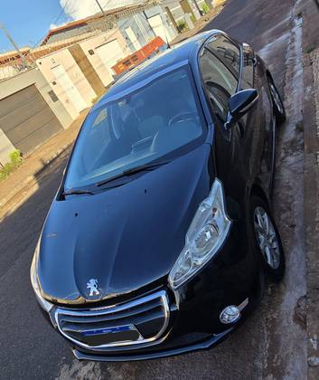 PEUGEOT 208 2014