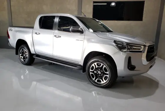 TOYOTA HILUX 2025