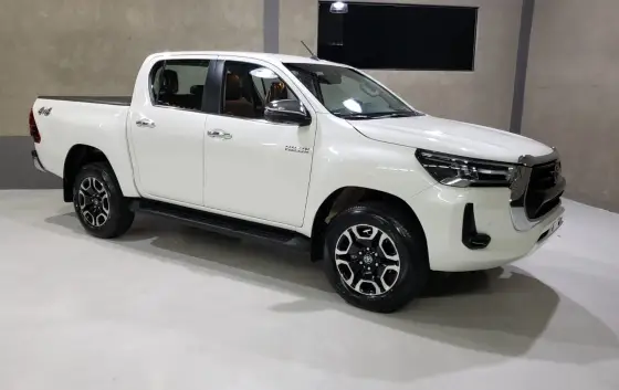 TOYOTA HILUX 2025