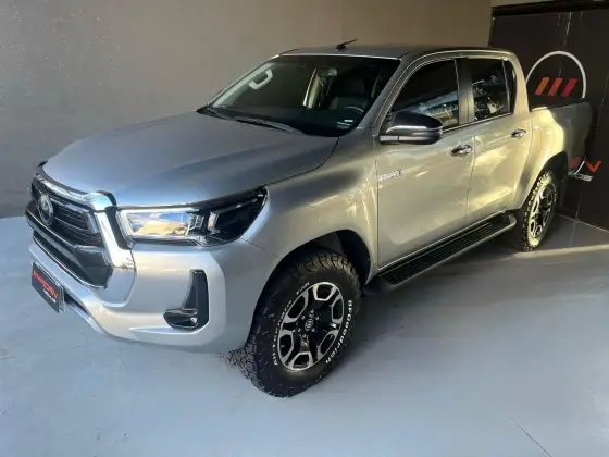 TOYOTA HILUX 2021
