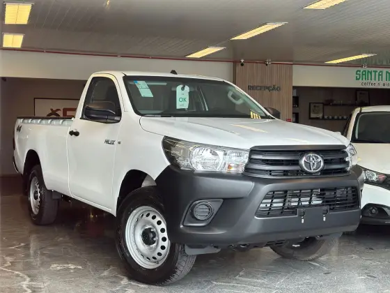 TOYOTA HILUX 2025