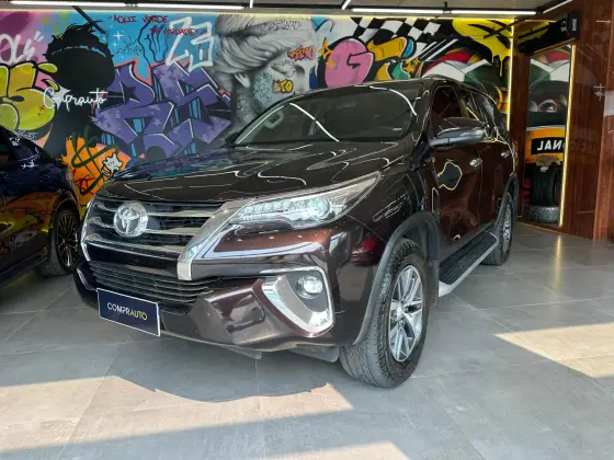 TOYOTA HILUX SW4 2019
