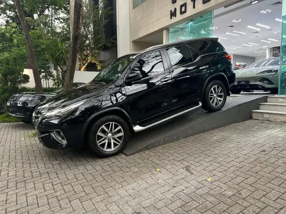 TOYOTA HILUX SW4 2020